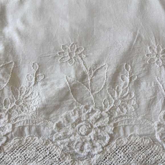 White Mini Skirt with Floral Detail | Women’s Size XS - Picture 3 of 4